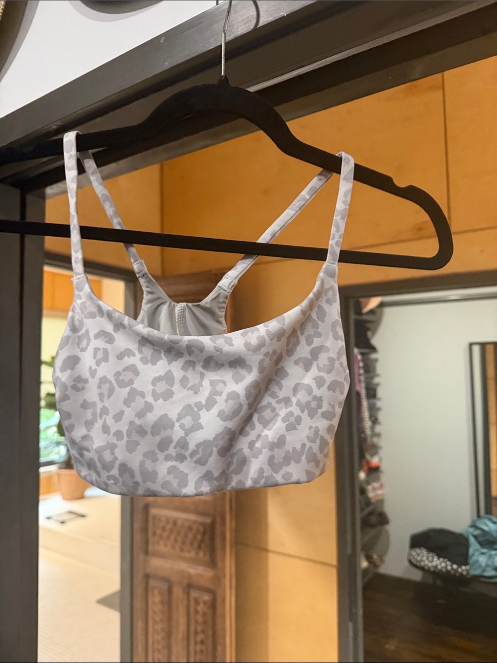 Wunder Train strappy C/D Gray Leopard Print Stretch Bra lululemon